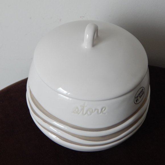 Rae Dunn Hand Painted White Ceramic Canister w/ Lid “Store” Grooved Stripes New - Picture 7 of 8